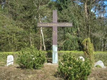 Kreuz Friedhof Hassel